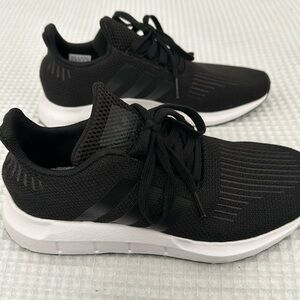 Adidas Black UBounce W size 6.5 US. Runs big.. Will Definitely fit size 7!